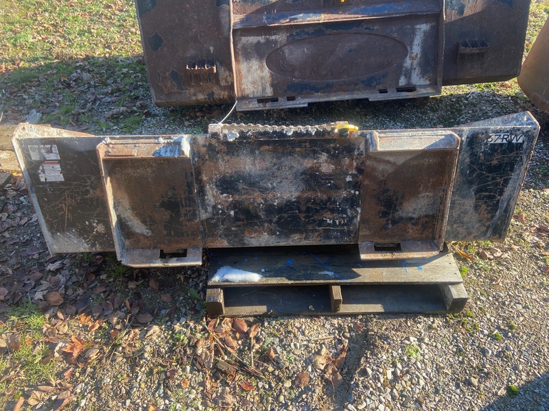 Attachments  Bucket - 5.5FT Photo